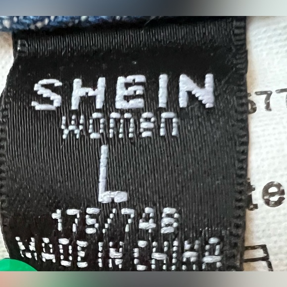 SHEIN Size Large Mom Jeans - Picture 3 of 3